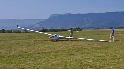 La fabrication de planeurs LS français pourrait être relancée à Aspres sur Buëch