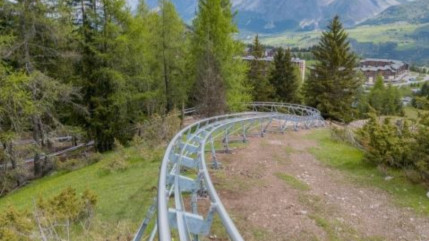 Le Dévoluy inaugure sa Dévoluge, une luge sur rail Le Dévoluy inaugure sa Dévoluge, une luge sur rail