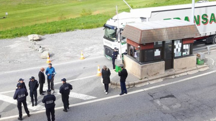 "Les forces de l'ordre criminalisent nos actions à Montgenèvre" dénonce Tous Migrants! "Les forces de l'ordre criminalisent nos actions à Montgenèvre" dénonce Tous Migrants!