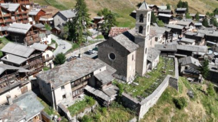 Loto du patrimoine, le presbytère de Saint-Véran et le Pont de la Reine Jeanne à Saint Benoit soutenus Loto du patrimoine, le presbytère de Saint-Véran et le Pont de la Reine Jeanne à Saint Benoit soutenus