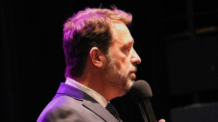 "Nous demandons à Christophe Castaner de renoncer à ses mandats publics ou à quitter son employeur chinois" "Nous demandons à Christophe Castaner de renoncer à ses mandats publics ou à quitter son employeur chinois"