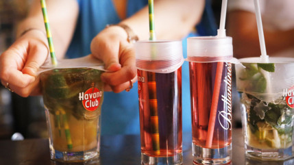 Région : 400.000 couvercles anti-drogue distribués aux établissements de nuit Région : 400.000 couvercles anti-drogue distribués aux établissements de nuit