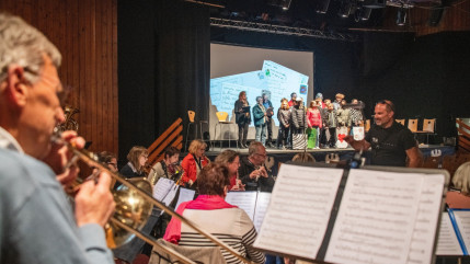 Saint-Chaffrey réunit ses écoliers et ses aînés pour créer ensemble leur spectacle Saint-Chaffrey réunit ses écoliers et ses aînés pour créer ensemble leur spectacle