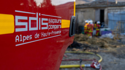 Une vingtaine de pompiers bas-alpins mobilis&eacute;s sur l&rsquo;incendie d&rsquo;un b&acirc;timent agricole &agrave; Sisteron