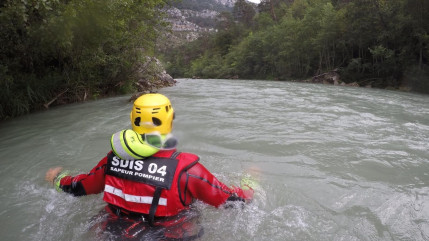 Une voiture plonge dans le canal EDF à Manosque Une voiture plonge dans le canal EDF à Manosque