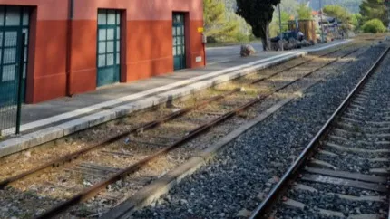 Hautes-Alpes : un train en direction de Marseille a percuté une caravane à Serres cet après-midi Hautes-Alpes : un train en direction de Marseille a percuté une caravane à Serres cet après-midi