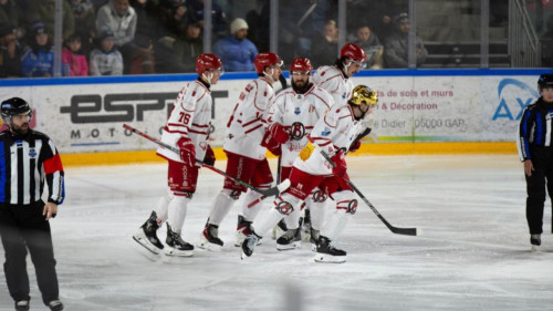 Briançon poursuit sa guérison face à Angers (4-5)