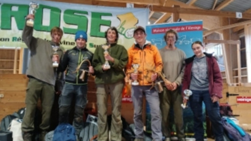 Deux &eacute;l&egrave;ves de Carmejane sacr&eacute;s Meilleurs Jeunes Bergers du Sud