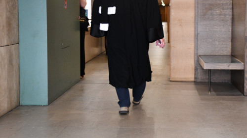 Elle se dispute avec sa belle-soeur et l&rsquo;attaque &agrave; la pelle : un an de prison requis &agrave; Digne-les-Bains