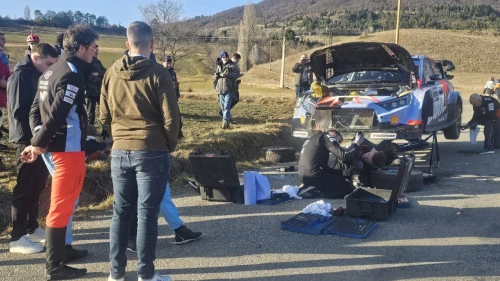 Rallye Monte-Carlo : sortie de route pour Thierry Neuville, de la casse mat&eacute;rielle