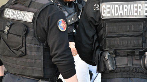 Un forcené se retranche chez lui avec un couteau : la gendarmerie boucle le quartier aux Mées