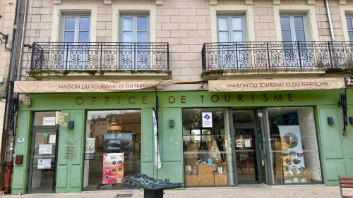 Victime d'un incendie, l'Office de tourisme de Forcalquier rouvre ses portes