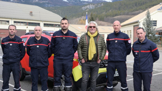 Deux sapeurs-pompiers professionnels int&egrave;grent le centre de secours de Barcelonnette