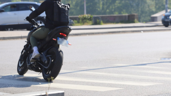 Le motard chute dans un ravin &agrave; Curel : la victime prise en charge dans un &eacute;tat critique