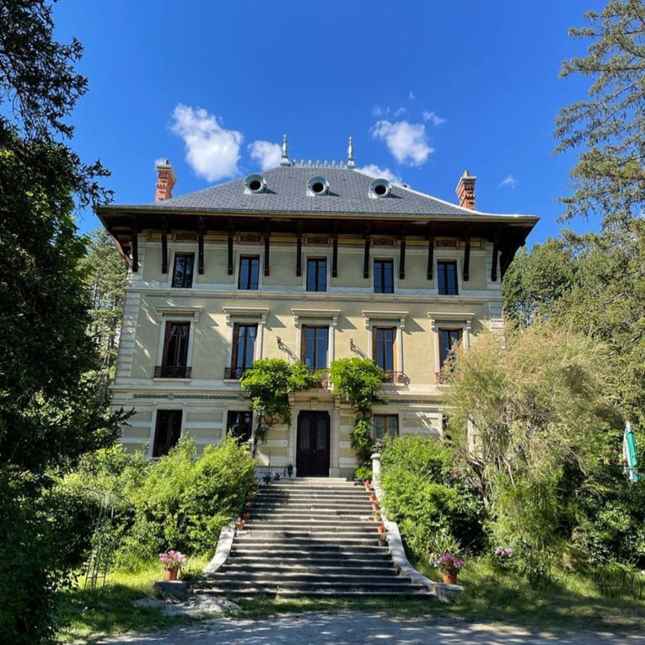 Près de chez vous à la Villa Puebla à Barcelonnette Près de chez vous à la Villa Puebla à Barcelonnette