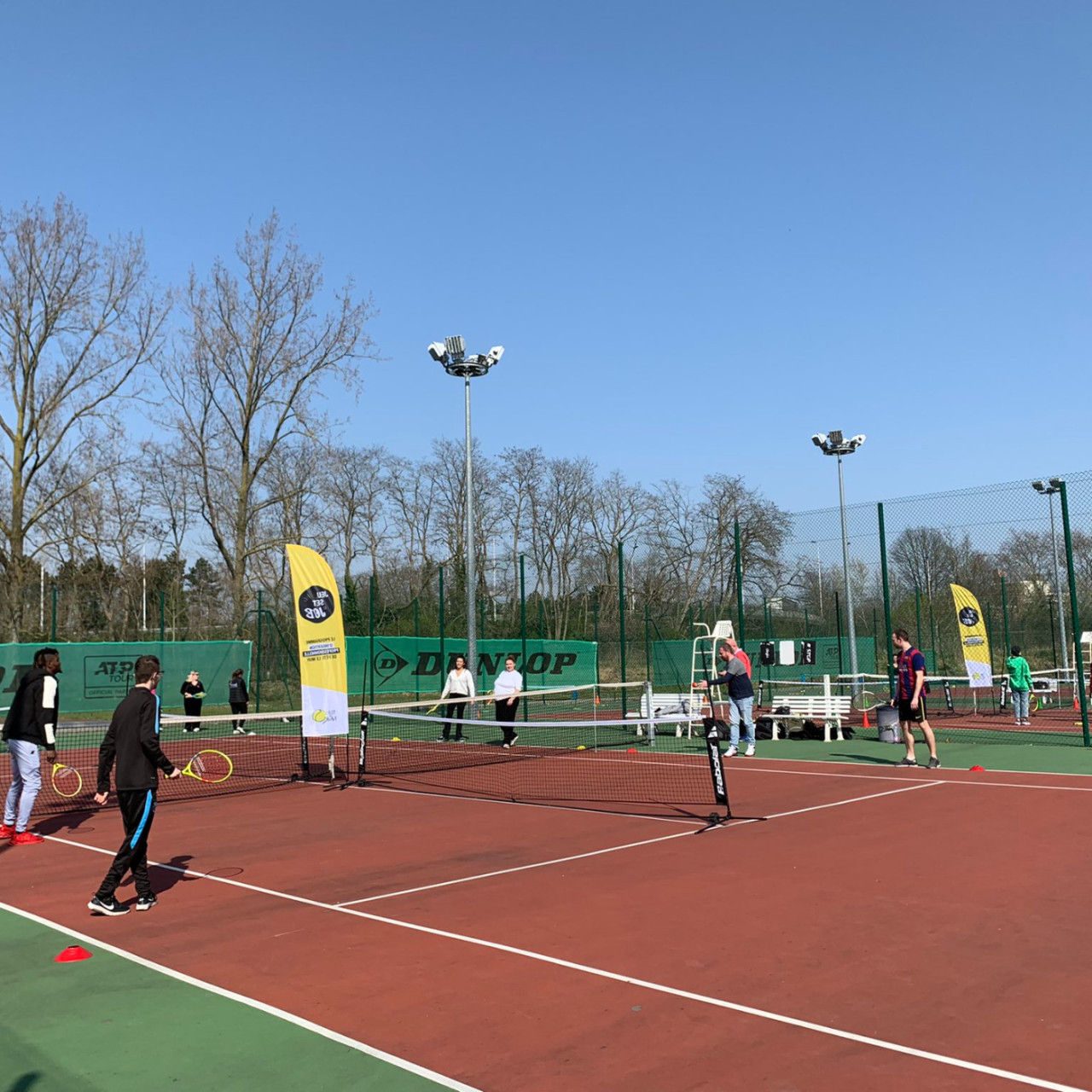 Près de chez vous avec "Jeu, set et job" Près de chez vous avec "Jeu, set et job"