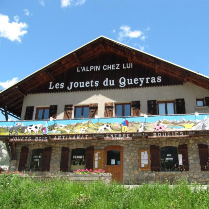 Près de chez vous avec les Jouets du Queyras Près de chez vous avec les Jouets du Queyras